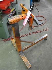 62 - Adj Engine Stand on 3 wheels (Orange)