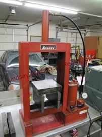 118 - Sunnen model BP-10 Press 10 ton capacity w/Kennedy 2 drawer toolbox & press accessories