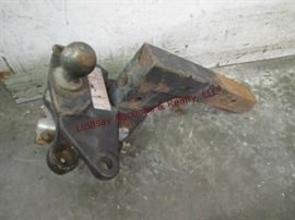 122 - HD Adj receiver hitch w/ 2" ball