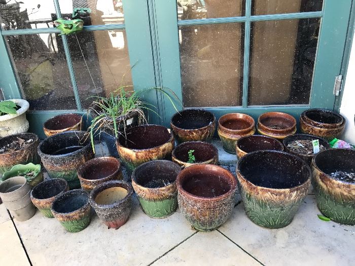 HUGE COLLECTION OF 1920 - 1930'S FLOWER POTS