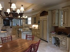 Full Kitchen - excludes table & chairs - includes light fixtures