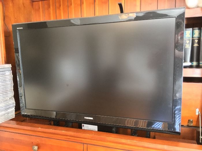 TV available separately from wall unit