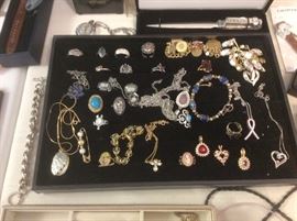 Hey Bob pick out a valentine gift for Lanna ❤️