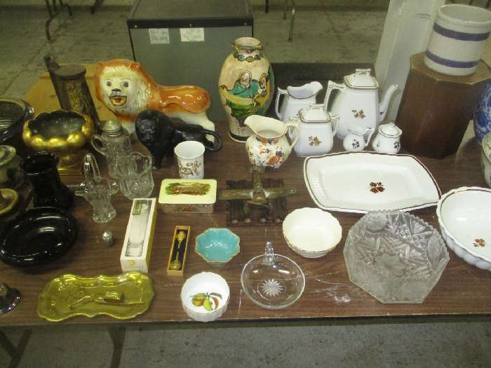 Glassware & Tea Leaf items