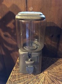 gumball machine with key