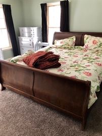 Thomasville King Sleigh Bed