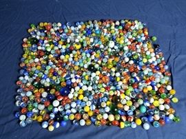 600 Vintage Marbles https://ctbids.com/#!/description/share/103726
