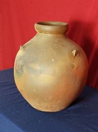 17" Pottery Vase https://ctbids.com/#!/description/share/103867