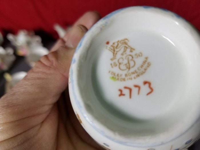 English Teacups, Saucers & More https://ctbids.com/#!/description/share/104846