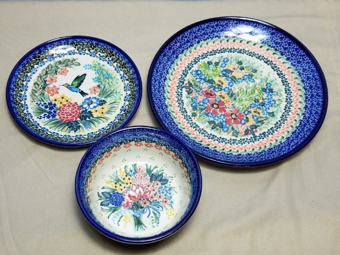 Signature Handmade Polish Stoneware--NEW https://ctbids.com/#!/description/share/104881