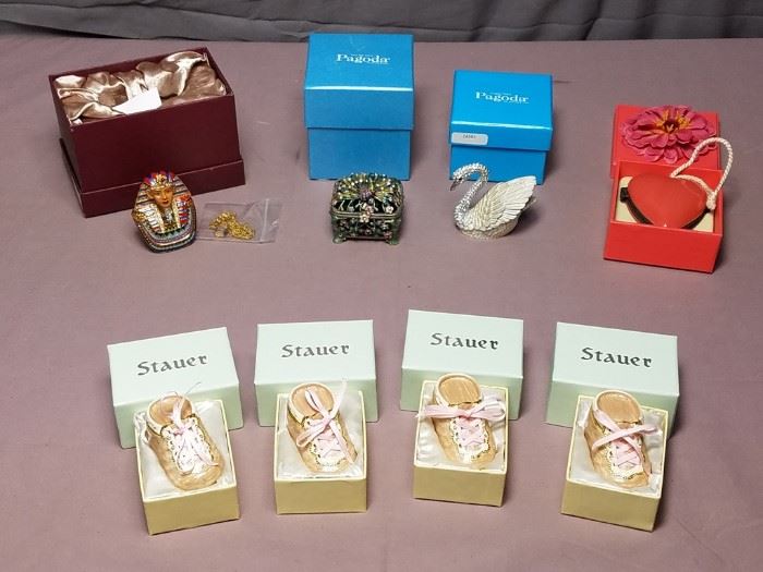 Enameled & Jeweled Keepsake Boxes https://ctbids.com/#!/description/share/105138