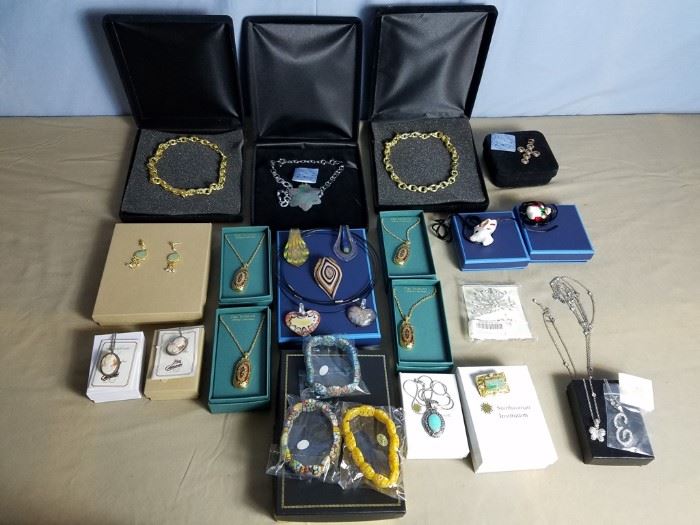 Smithsonian & Vatican Costume Jewelry       https://ctbids.com/#!/description/share/105020
 