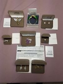 Nolan Miller Glamour Collection https://ctbids.com/#!/description/share/105030