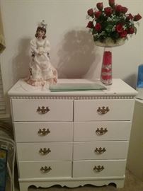 Estate Girls Dresser