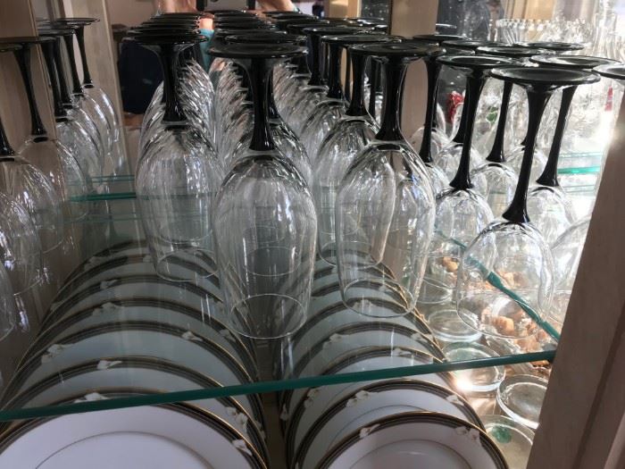 CLEAR AND BLACK STEMWARE
