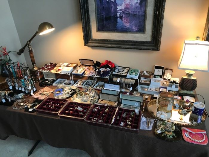 LARGE SELECTION OF LADIES JEWELRY