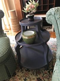 Pagoda style accent table