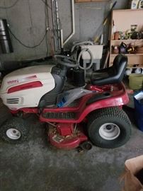 Lawn tractor