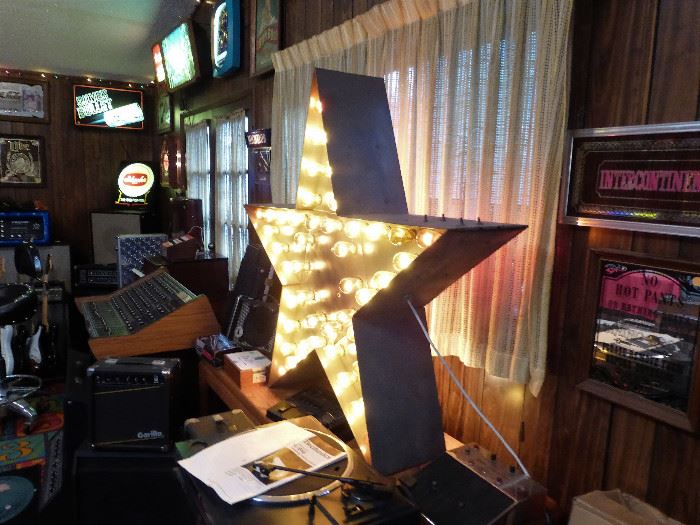 Huge Two Sided Star Flashing Light Sign