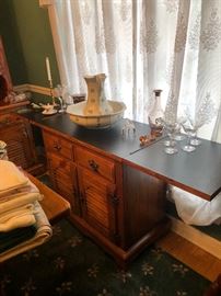 Ethan Allen Buffet / Bar on wheels 