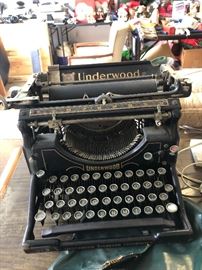 Vintage underwood typewriter 