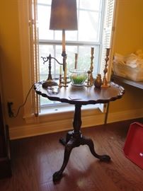 piecrust tilting table, mahogany, claw feet