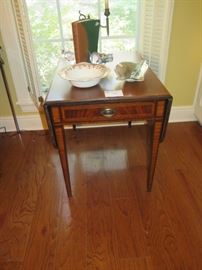 drop leaf sheraton mahogany inlaid lamp table