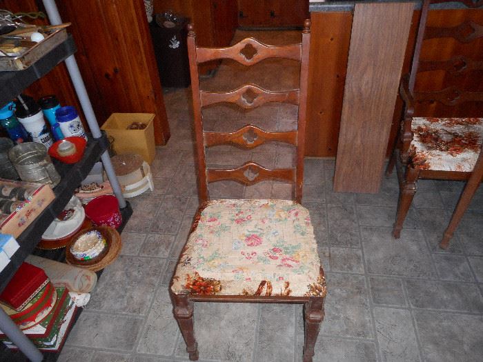 Chair with the Dining Room Table
