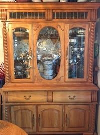 OUTSTANDING lighted Dobbs Furniture solid Oak China Cabinet