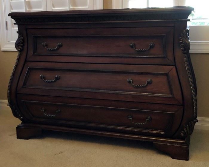Fabulous Accent Chest/ Nightstand