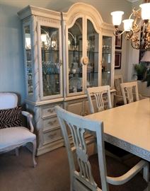 Dining Room Hutch and Dining Table w 2 Arm and 4 Side Chairs + 2 Leaves 