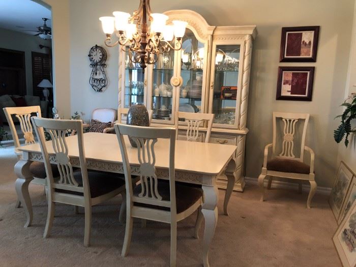 Dining Room Hutch and Dining Table w 2 Arm and 4 Side Chairs + 2 Leaves 