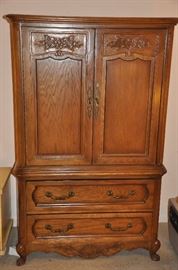 King bedroom set, including dresser w/mirrors, armoire, and 2 end tables  