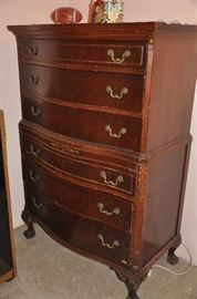 Vintage 1950s dresser, good condition  