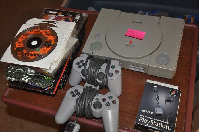Original Sony PlayStation 1 with games included in great condition 