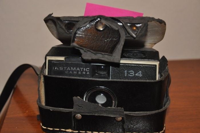 Vintage Instamatic Camera with case, uses 126 cartridges
