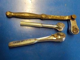 3 ratchets 1Craftsman 3 8 and 2 no names 3 8 and ...