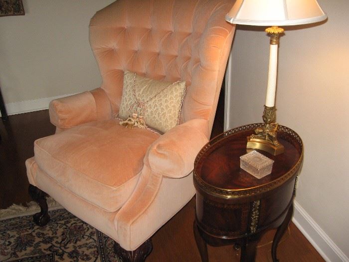 Thomasville Claw Foot Wing Back Chair, Oval Maitland Smith (Philippines) Side Table, One of the many nice Lamps...