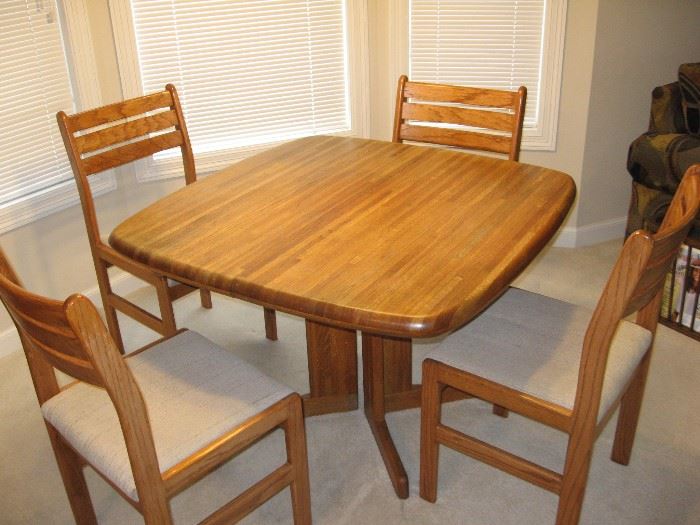 Dinette Set with Six Chairs and One Leaf...
