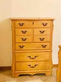 Oak Chest of Drawers