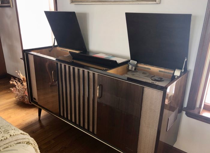 Grundig console stereo c.1959 with turntable, radio & tape deck