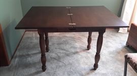 Pretty wooden conversion table.