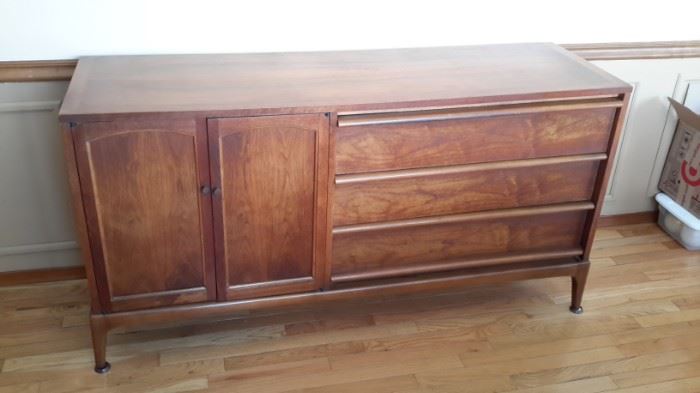 Mid Century Modern buffet by Lane in great condition!
