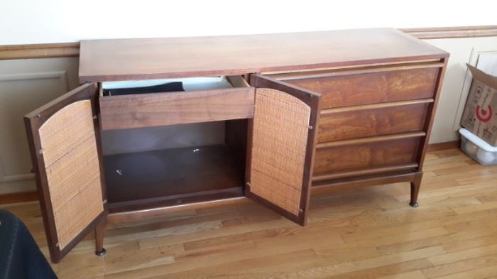 Mid Century Modern buffet by Lane in great condition!