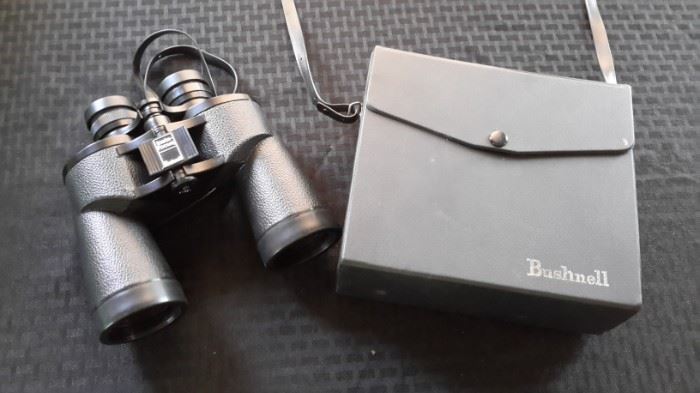 Bushnell binoculars with carrying case