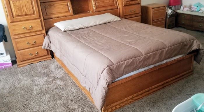 Master-piece Pier Group #605 Queen Bed Unit (Like New)