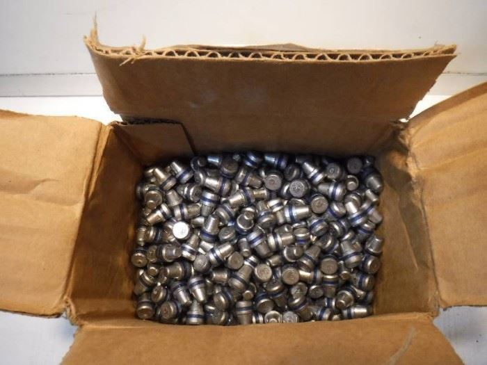 Box of 470 Two Alpha bullet co brand reload suppli ...