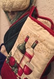 Assorted Kitchen Mits