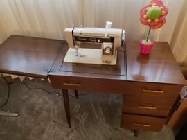 Signature sewing machine with all the fixins!