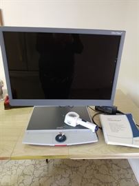 Optelec Clearview reader with separate hand held magnifier